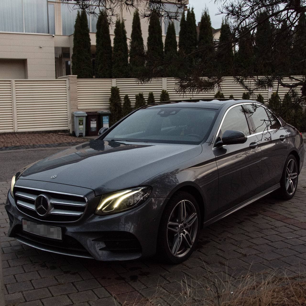 Mercedes-Benz E400